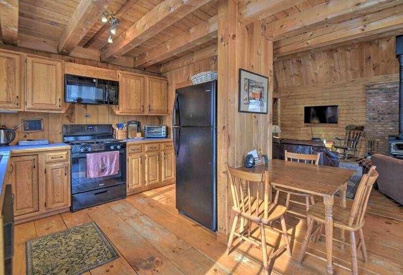 Rustic Madison  Treehouse  Cabin With Game Room!