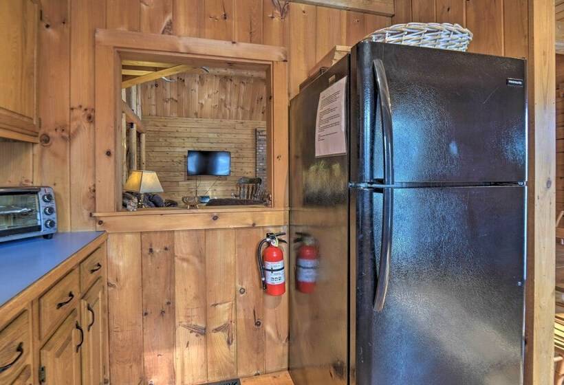 Rustic Madison  Treehouse  Cabin With Game Room!