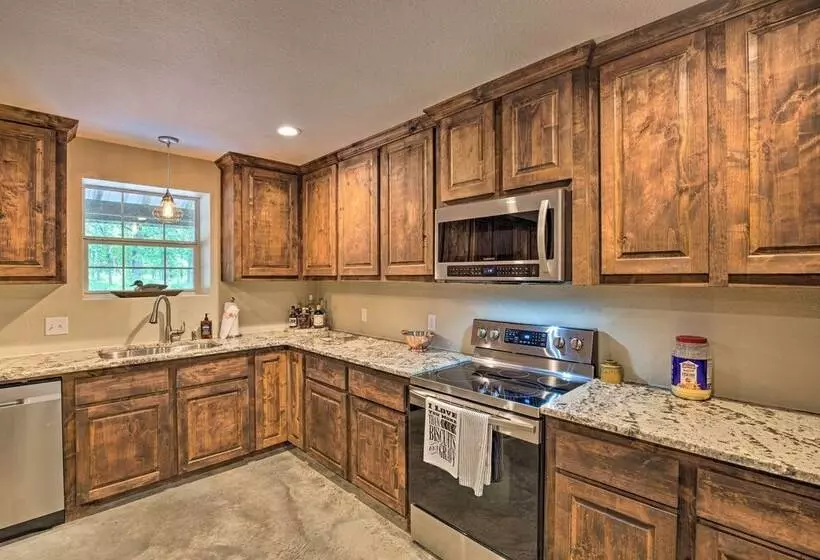 Secluded Home W/ Gas Grill, 3 Mi To Boating!