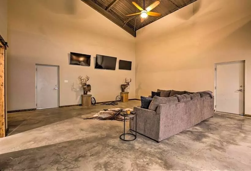 Secluded Home W/ Gas Grill, 3 Mi To Boating!