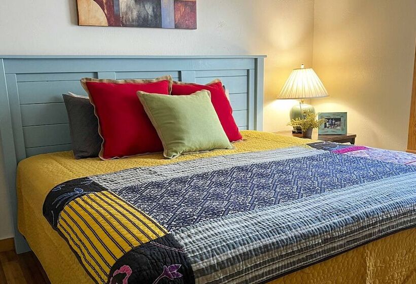 Secluded White River Haven Near Devils Knob!