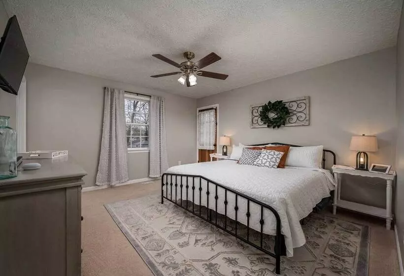 Single Story Manchester Home Close To Parks!