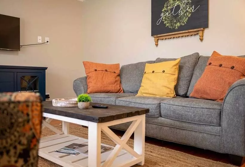 Single Story Manchester Home Close To Parks!