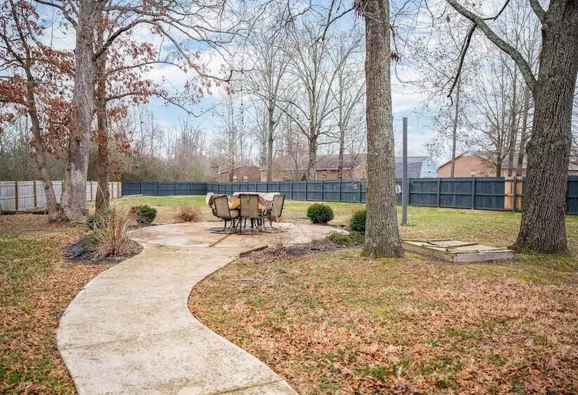 Single Story Manchester Home Close To Parks!