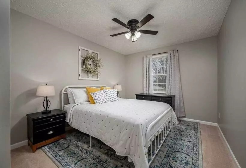 Single Story Manchester Home Close To Parks!