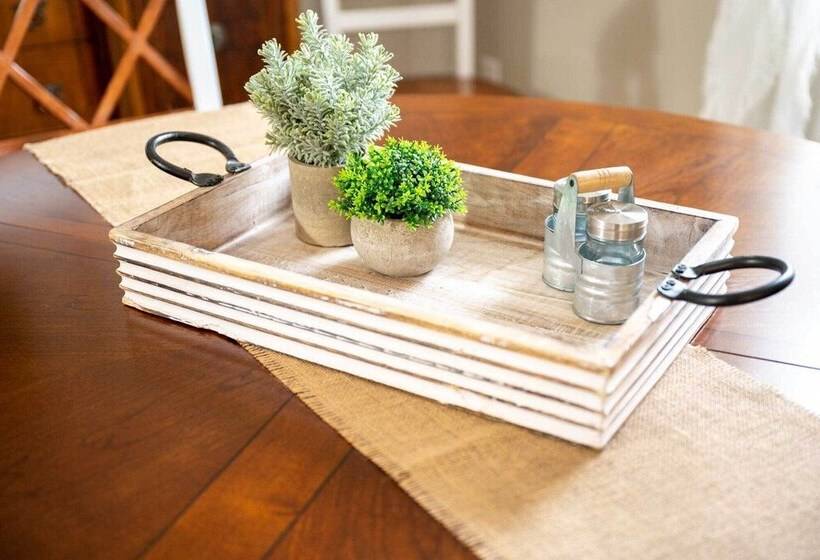 Single Story Manchester Home Close To Parks!