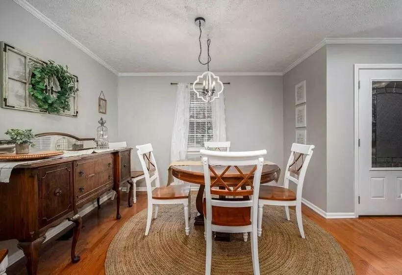 Single Story Manchester Home Close To Parks!