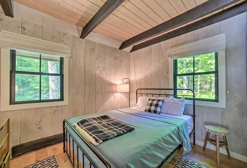 Sleek Cabin W/ Deck, 8 Miles To Mount Snow & Hikes