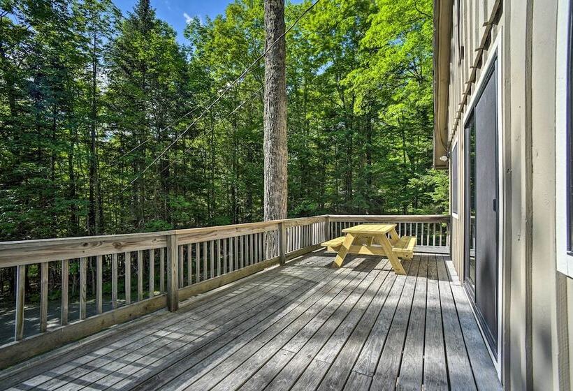 Sleek Cabin W/ Deck, 8 Miles To Mount Snow & Hikes