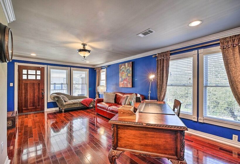 Spacious Houston Home W/ Deck ~ 2 Mi To Downtown!