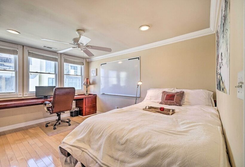 Spacious Houston Home W/ Deck ~ 2 Mi To Downtown!