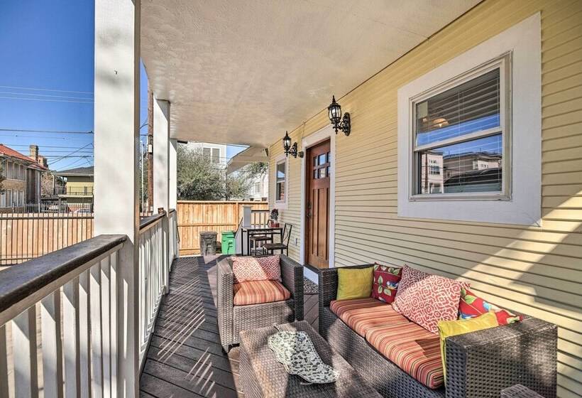 Spacious Houston Home W/ Deck ~ 2 Mi To Downtown!