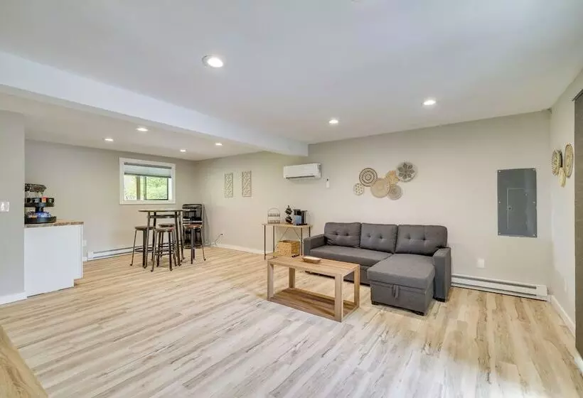 Spacious Lake Ariel Home W/ Community Amenities!
