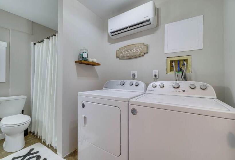 Spacious Lake Ariel Home W/ Community Amenities!