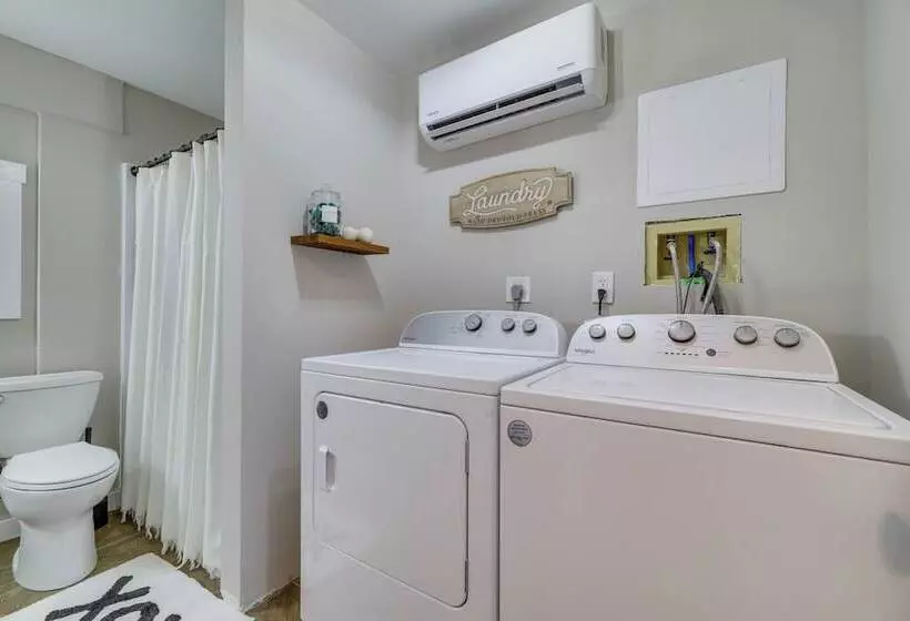 Spacious Lake Ariel Home W/ Community Amenities!