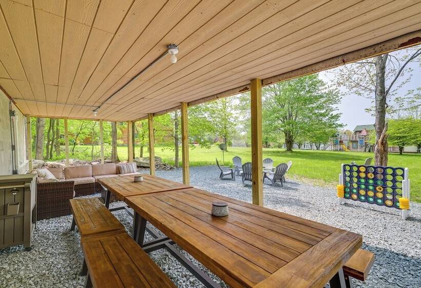 Spacious Lake Ariel Home W/ Community Amenities!