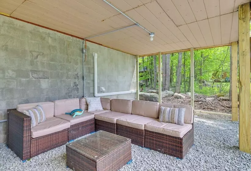 Spacious Lake Ariel Home W/ Community Amenities!