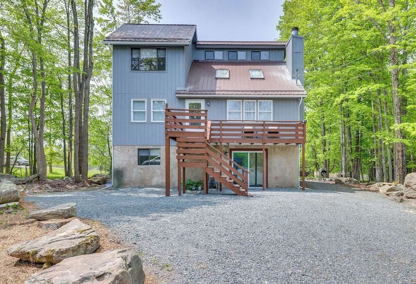 Spacious Lake Ariel Home W/ Community Amenities!