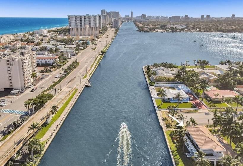 Intercostal Beauty With Heated Pool + Spa!