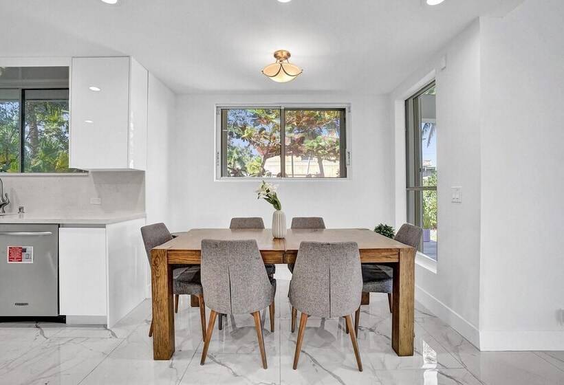 Intercostal Beauty With Heated Pool + Spa!