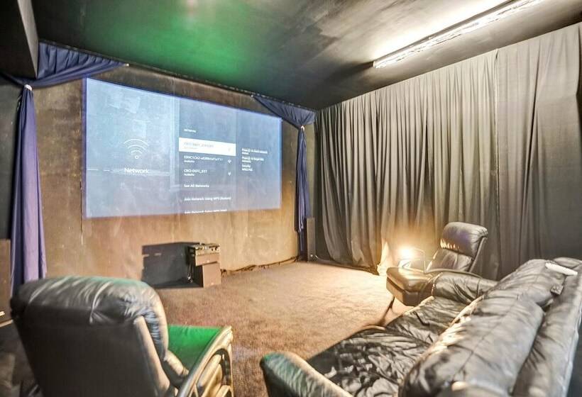 Intercostal Beauty With Heated Pool + Spa!