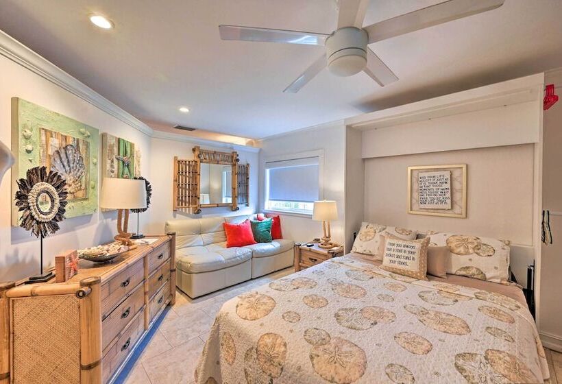 1 Mi To Dtwn: Sun Soaked Cape Coral Getaway!