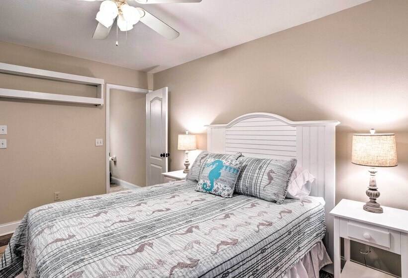 Sunny Port St Lucie Retreat W/ Lanai + Pool!