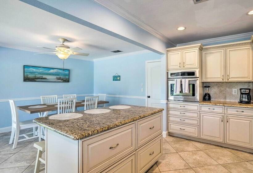 Sunny Port St Lucie Retreat W/ Lanai + Pool!