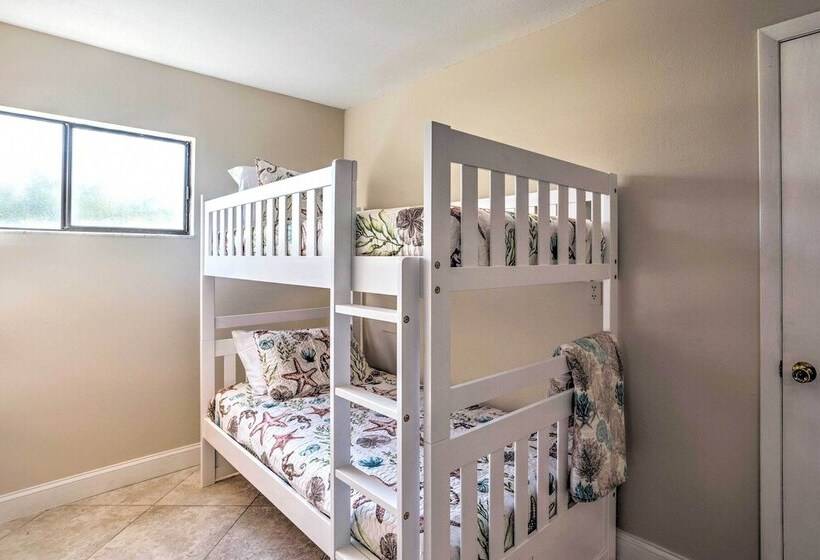 Sunny Port St Lucie Retreat W/ Lanai + Pool!