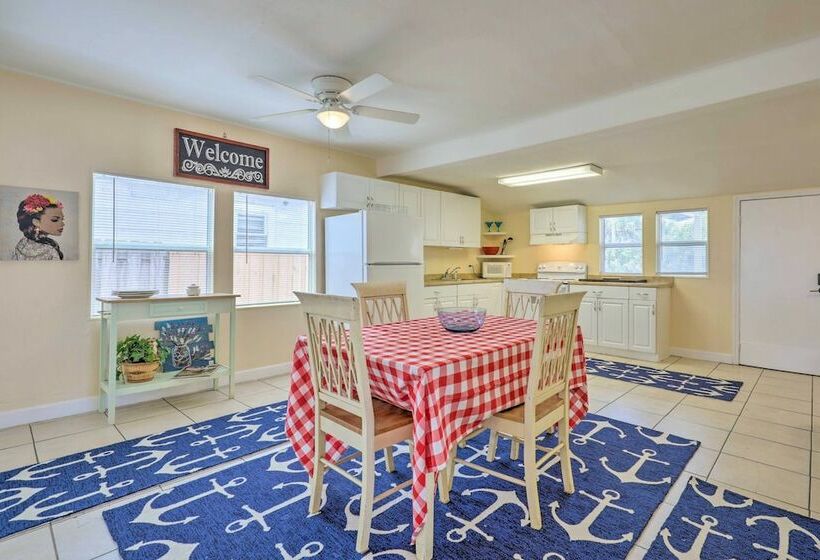 Surfside Oceanfront Cottage W/ Beach Access!