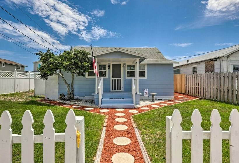 Surfside Oceanfront Cottage W/ Beach Access!