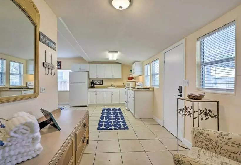 Surfside Oceanfront Cottage W/ Beach Access!