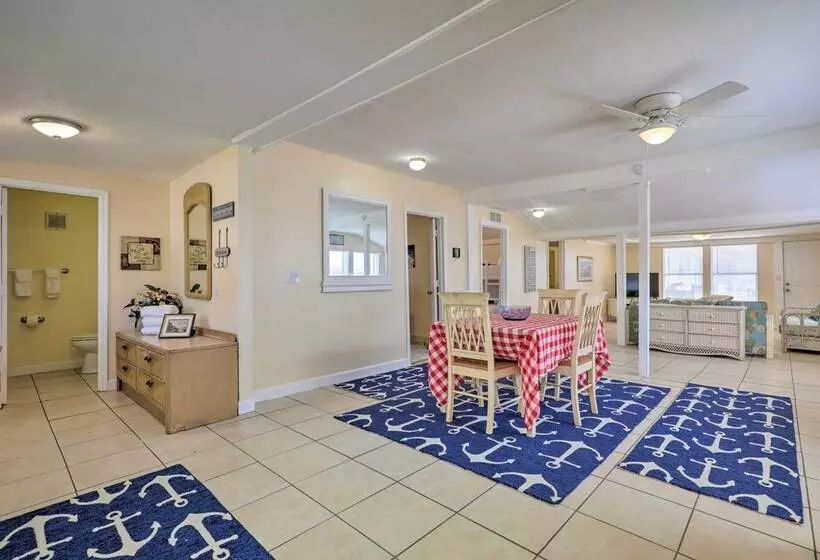 Surfside Oceanfront Cottage W/ Beach Access!