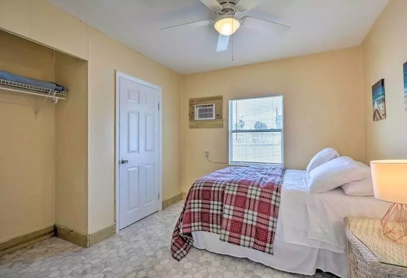 Surfside Oceanfront Cottage W/ Beach Access!