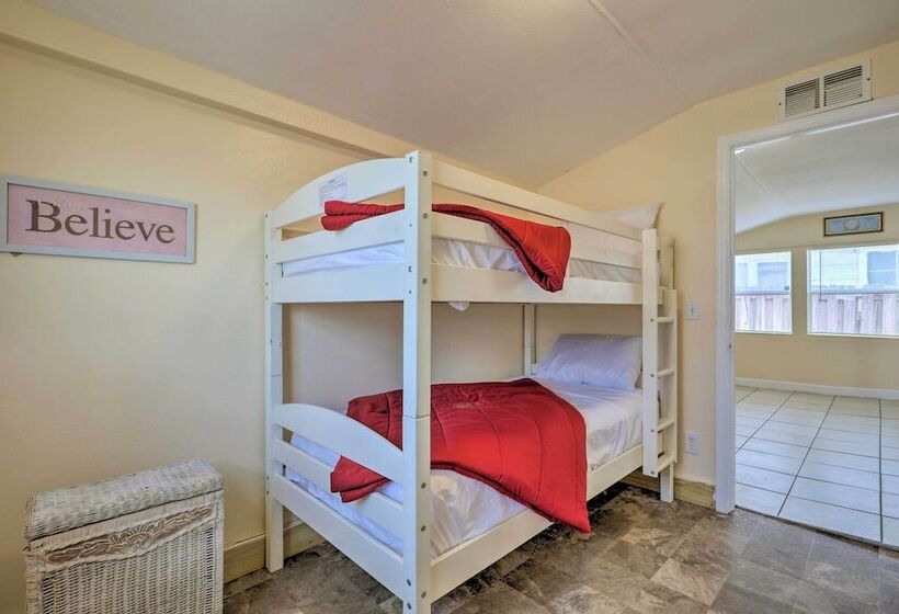 Surfside Oceanfront Cottage W/ Beach Access!