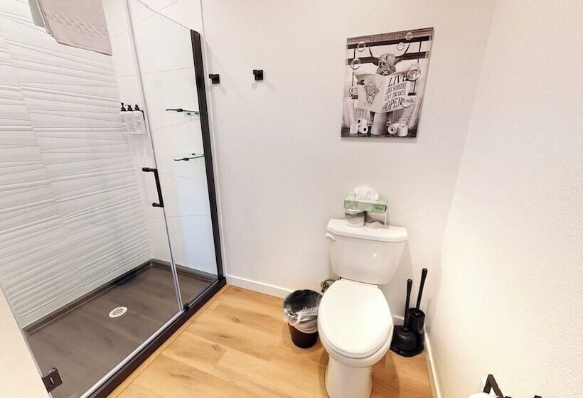 The Commons   Urban Coastal Lodging