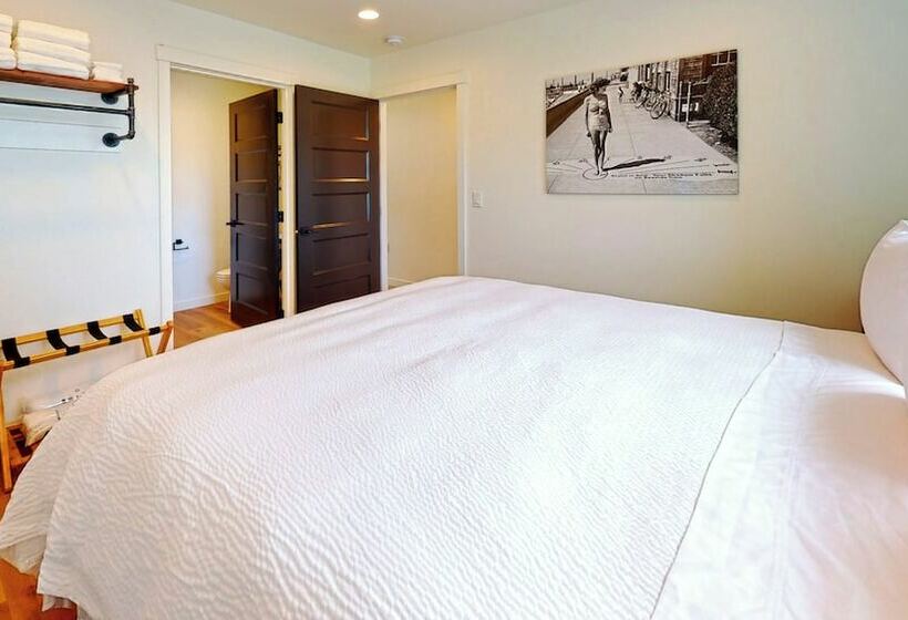 The Commons   Urban Coastal Lodging