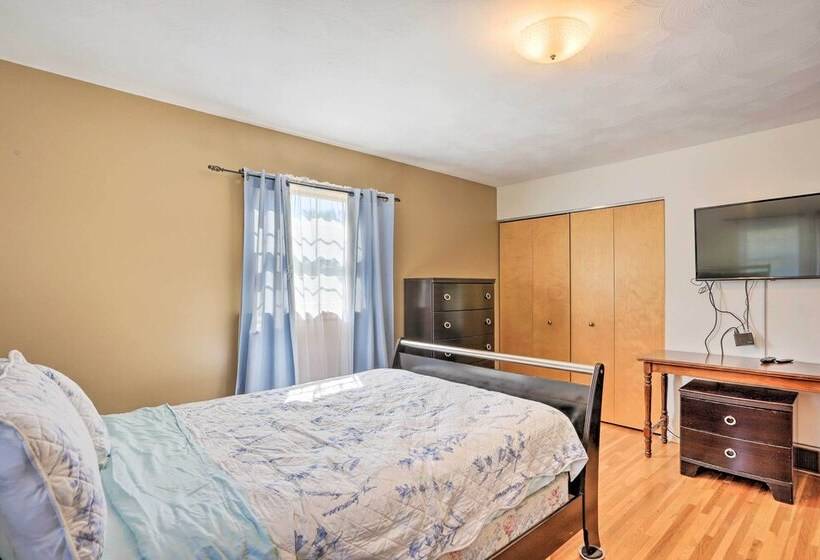 Toledo Home W/ Direct Golf Course Access!