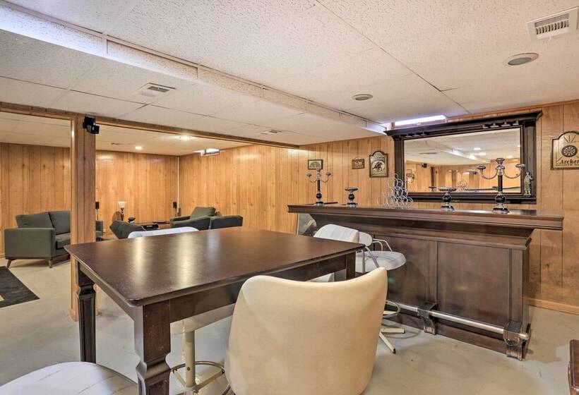 Toledo Home W/ Direct Golf Course Access!