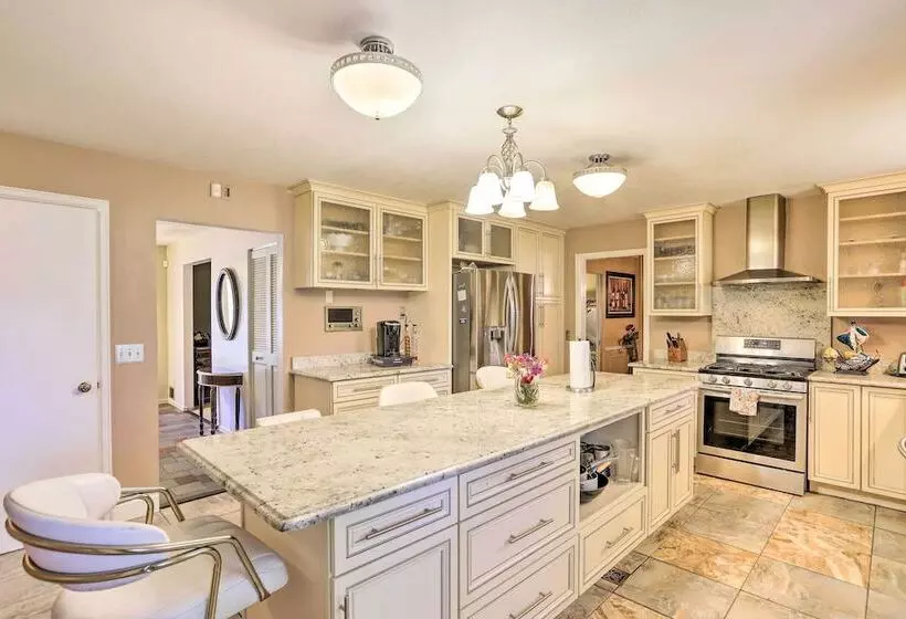 Toledo Home W/ Direct Golf Course Access!