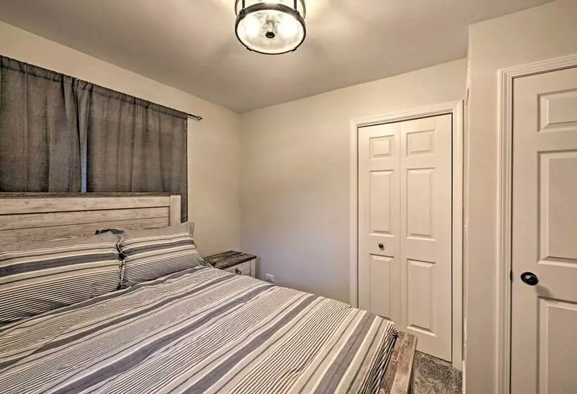 Updated Twin Lakes Cottage, Walk To Lake Mary