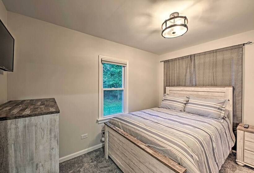 Updated Twin Lakes Cottage, Walk To Lake Mary