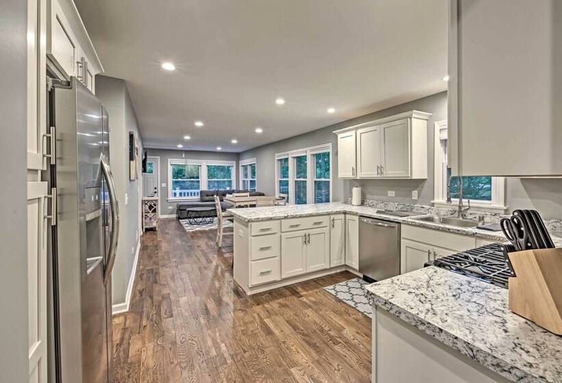 Updated Twin Lakes Cottage, Walk To Lake Mary