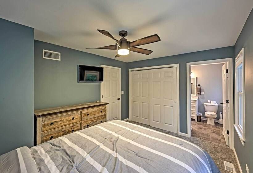 Updated Twin Lakes Cottage, Walk To Lake Mary