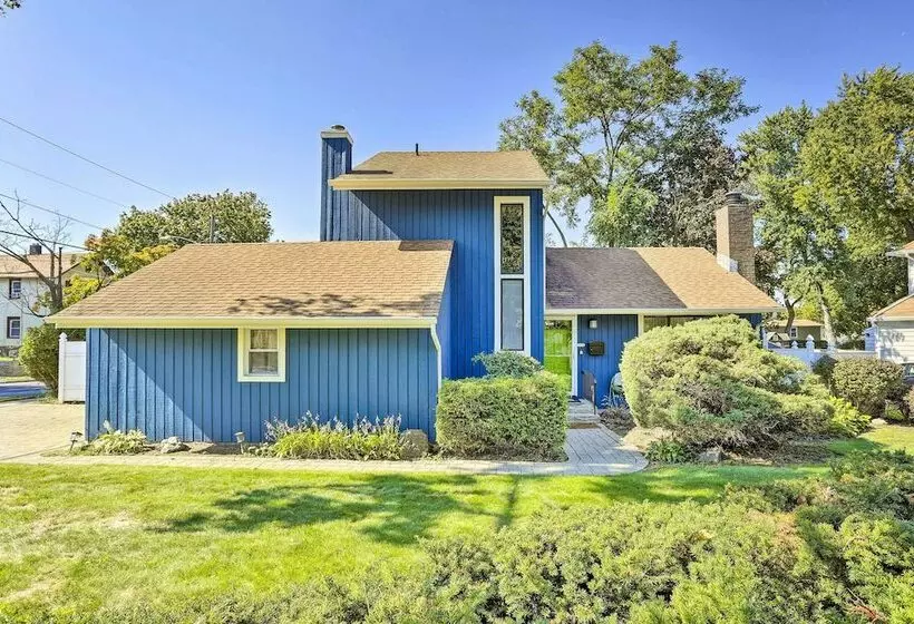 Vibrant Teaneck Home ~ 12 Mi To Manhattan!