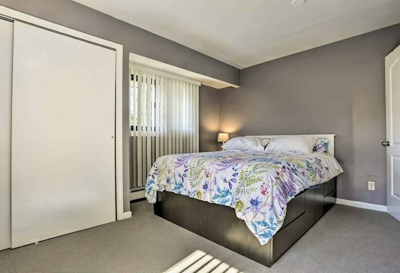 Vibrant Teaneck Home ~ 12 Mi To Manhattan!