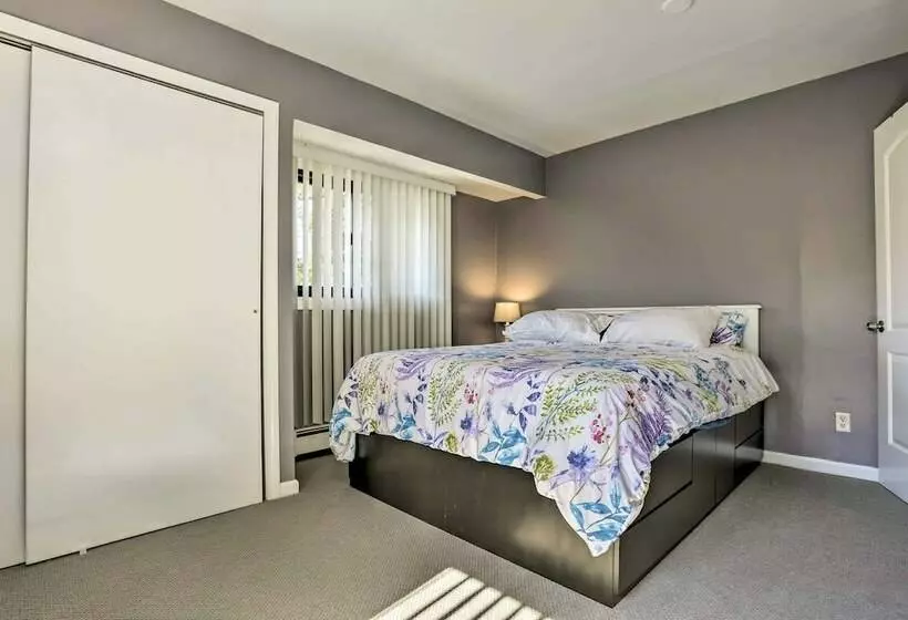 Vibrant Teaneck Home ~ 12 Mi To Manhattan!