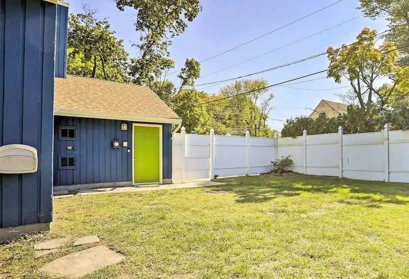 Vibrant Teaneck Home ~ 12 Mi To Manhattan!