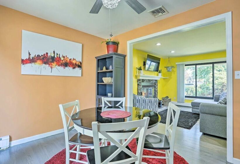 Vibrant Teaneck Home ~ 12 Mi To Manhattan!