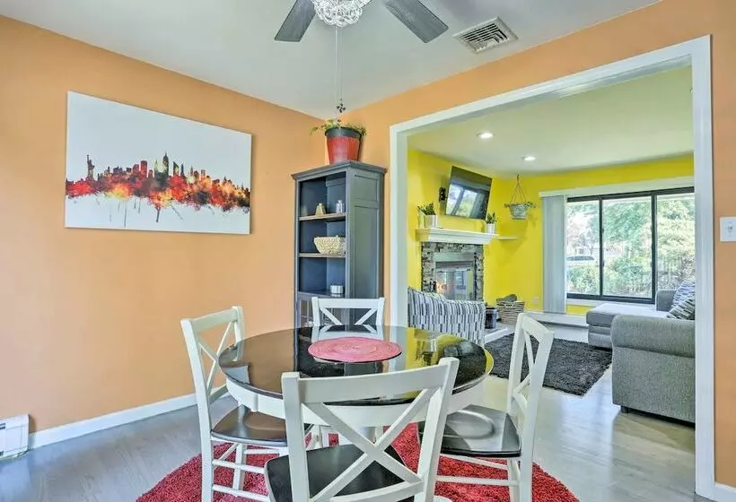 Vibrant Teaneck Home ~ 12 Mi To Manhattan!